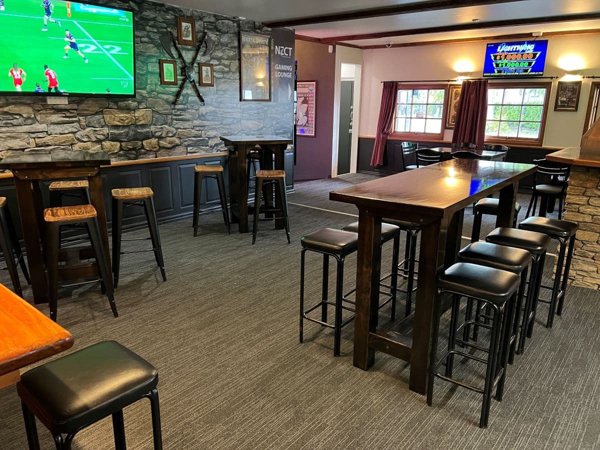 Bar Leaners — photo 10 of 16